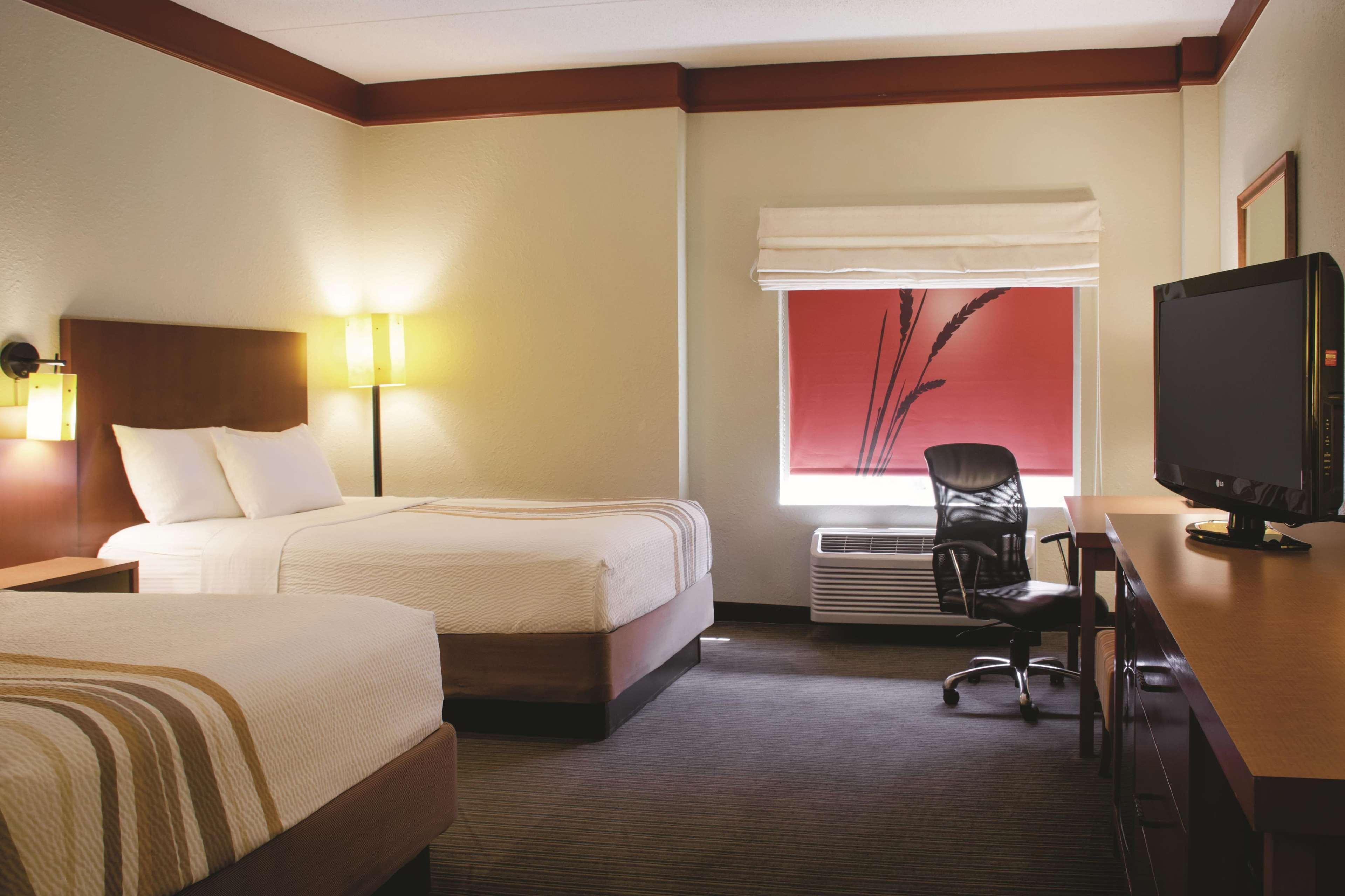 La Quinta By Wyndham Atlanta Ballpark/Galleria Bagian luar foto