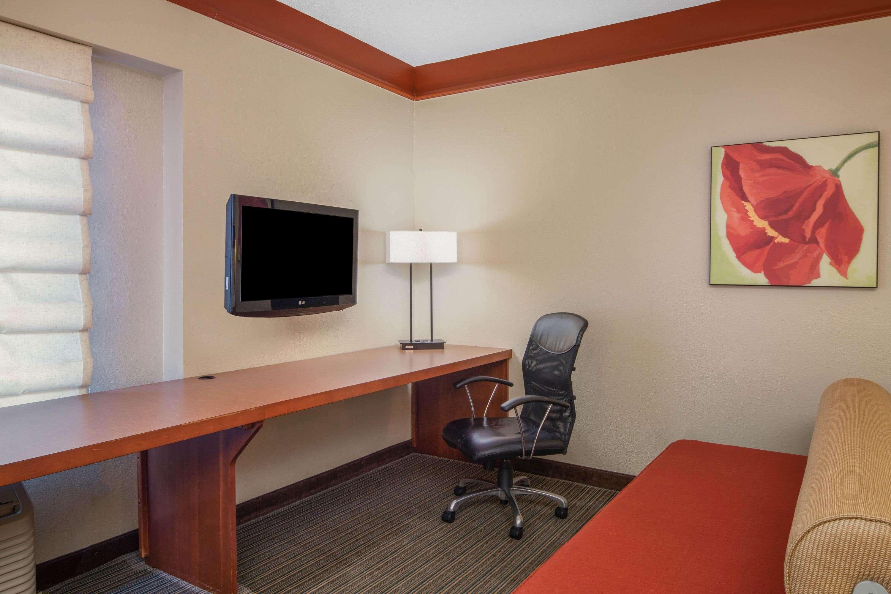 La Quinta By Wyndham Atlanta Ballpark/Galleria Bagian luar foto