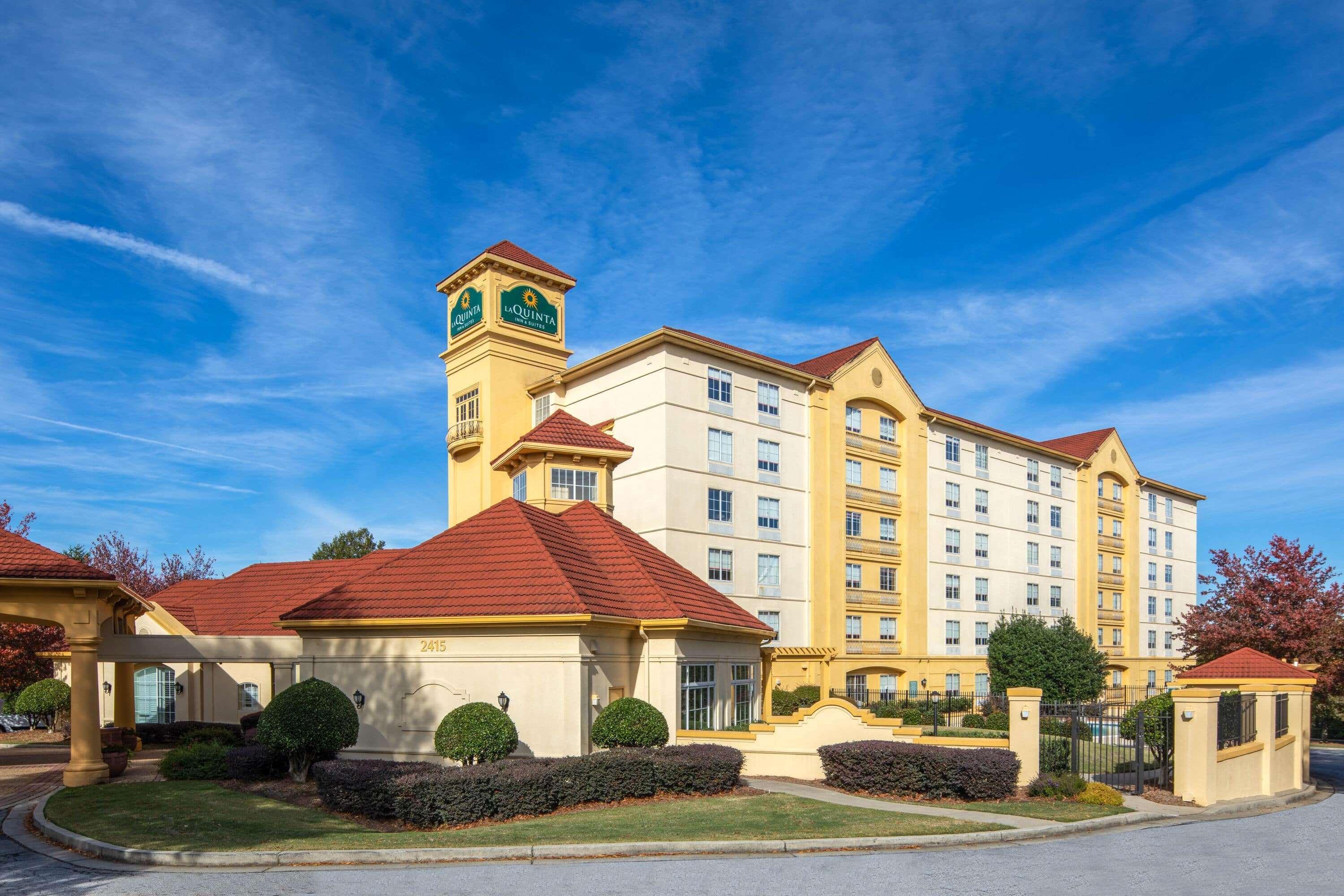 La Quinta By Wyndham Atlanta Ballpark/Galleria Hotel Bagian luar foto